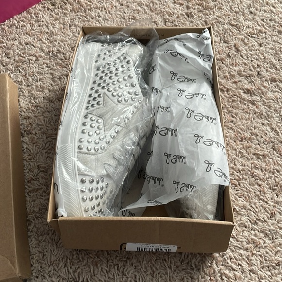 La Sheelah Jump Back Studded Star sneakers Size 8 - Picture 6 of 7